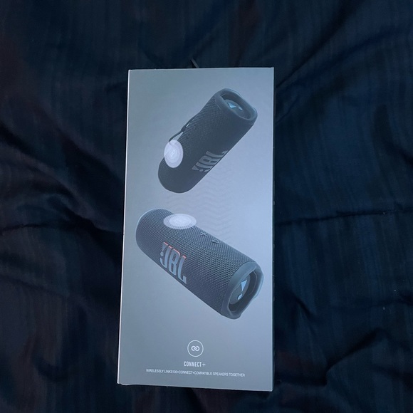 JBL FLIP 6 Portable Waterproof Speaker - Black - Picture 3 of 16